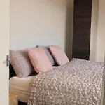 아파트 2 Bedroom Free Wifi And Parking *
