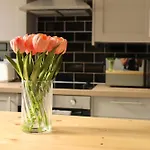 2 Bedroom Free Wifi And Parking 아파트 리즈
