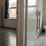 2 Bedroom Free Wifi And Parking 아파트 리즈