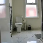 아파트 2 Bedroom Free Wifi And Parking 리즈