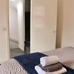 2 Bedroom Free Wifi And Parking 리즈