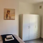 2 Bedroom Free Wifi And Parking 아파트 리즈