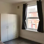 아파트 2 Bedroom Free Wifi And Parking 리즈