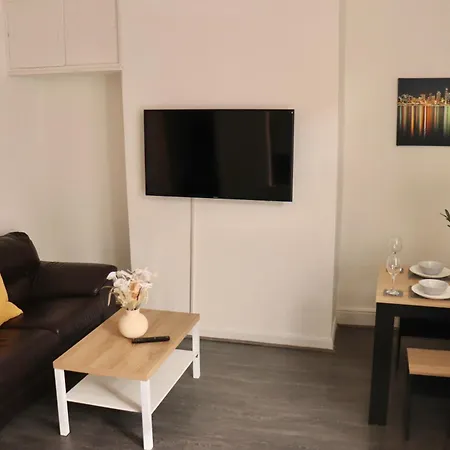 2 Bedroom Free Wifi And Parking