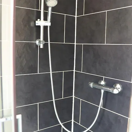2 Bedroom Free Wifi And Parking *