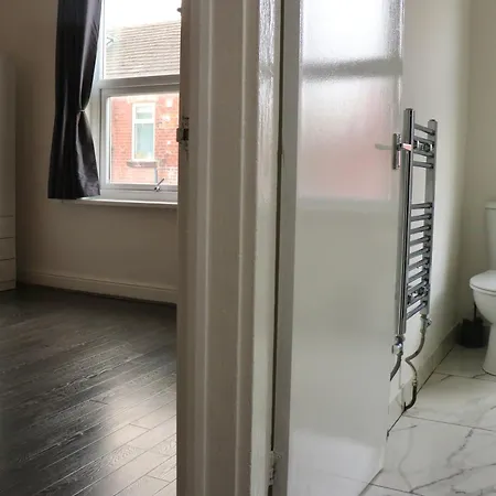 2 Bedroom Free Wifi&parking Appartement Leeds (West Yorkshire)
