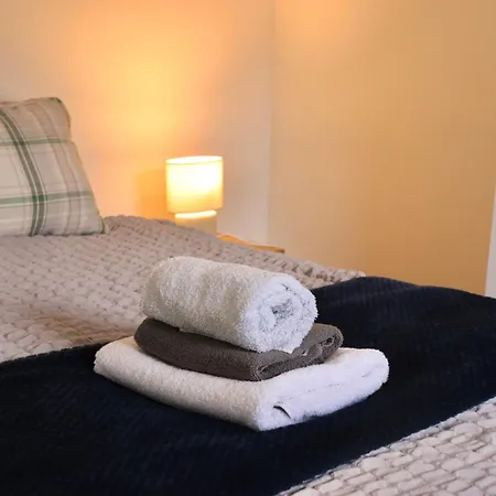 2 Bedroom Free Wifi And Parking Apartman Leeds
