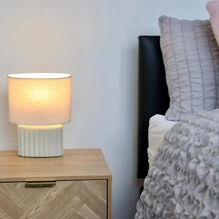 2 Bedroom Free Wifi And Parking Apartman Leeds
