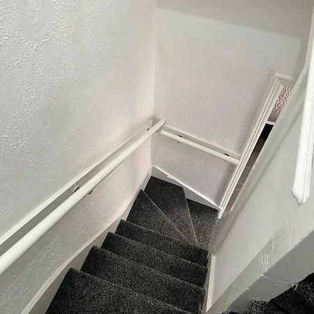2 Bedroom Free Wifi&parking Appartement *