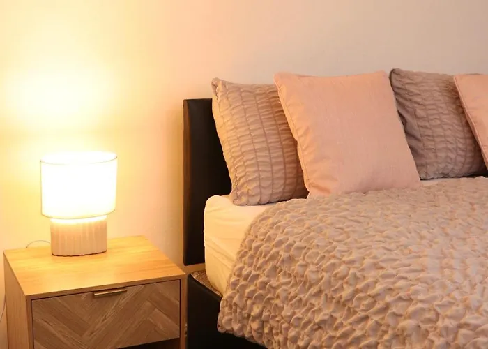 2 Bedroom Free Wifi And Parking *