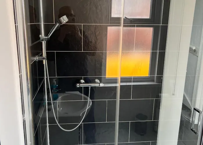 2 Bedroom Free Wifi And Parking